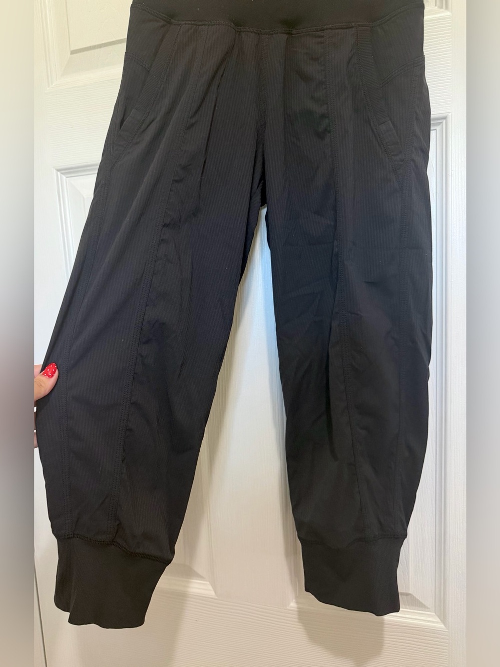 Lululemon Size 2 Cropped Dance Studio Pants - Picture 2 of 6